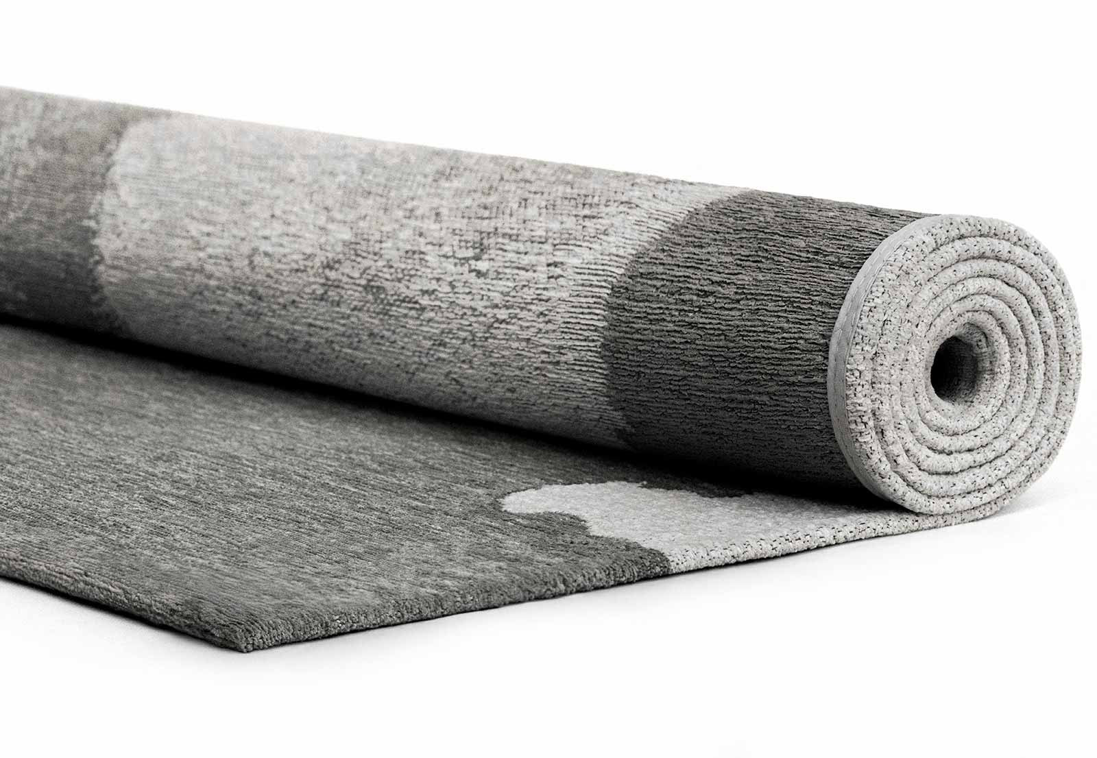 Louis De Poortere tapis Meditation 2083 Lagoon Black Shadow roll