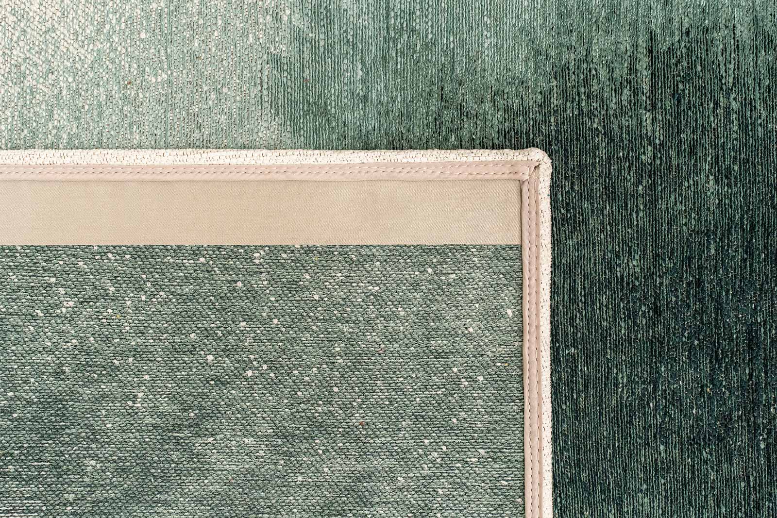Louis De Poortere tapis Meditation 2104 Drop Green Day back